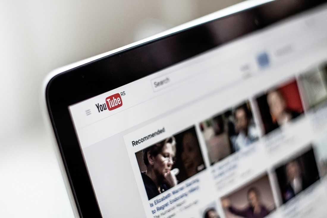 YouTube - co wpływa na zasięgi filmów